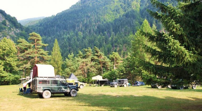 - CAMPEGGIO E PARCO AVVENTURA NEL CUORE DELLA VALLE MAIRA